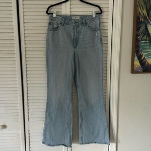 Abercrombie & Fitch Curve Love Vintage Flare Light Wash Jeans